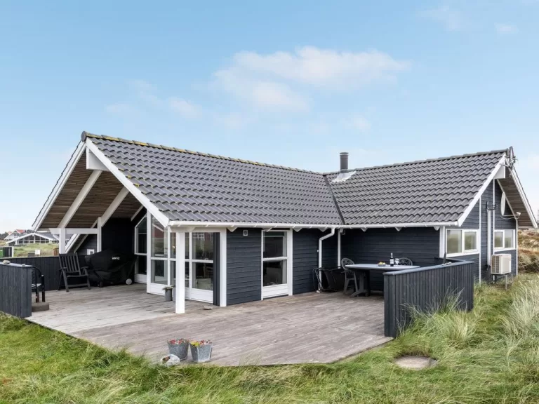 "Thyrger" - all inclusive - 550m from the sea in NW Jutland