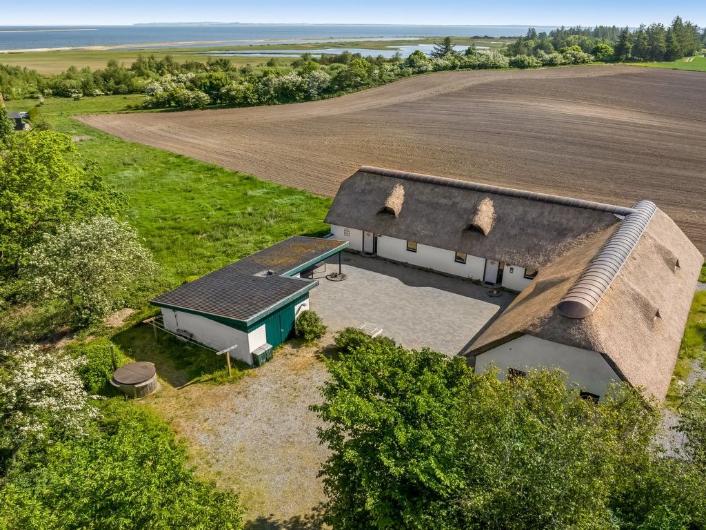 "Annli" - 800m to the inlet | Boeken bij Flickmyhouse