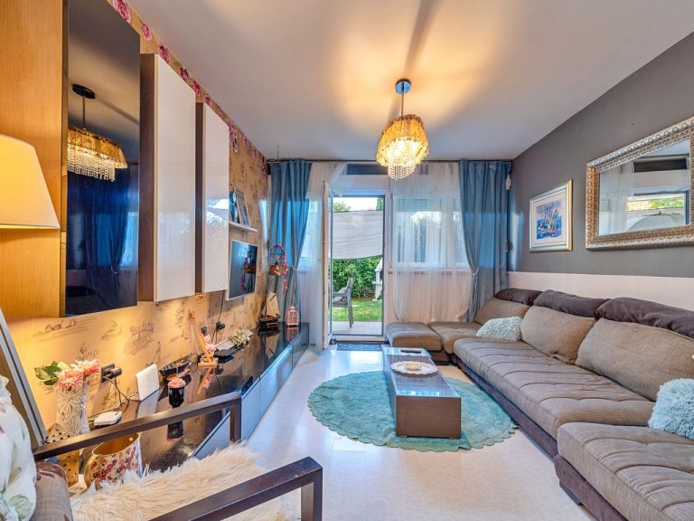 Nataša | Boeken bij Flickmyhouse