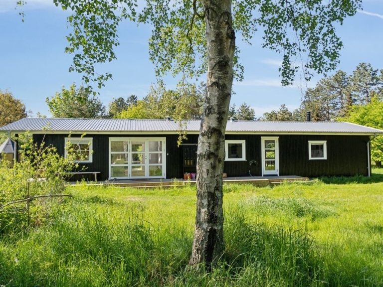 "Iliane" - 450m from the sea | Boeken bij Flickmyhouse