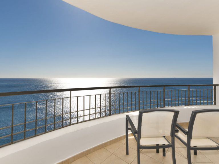 Sea Front | Boeken bij Flickmyhouse