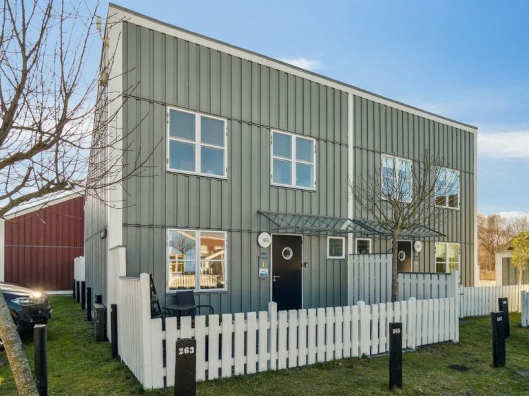 "Monja" - 50m from the sea | Boeken bij Flickmyhouse