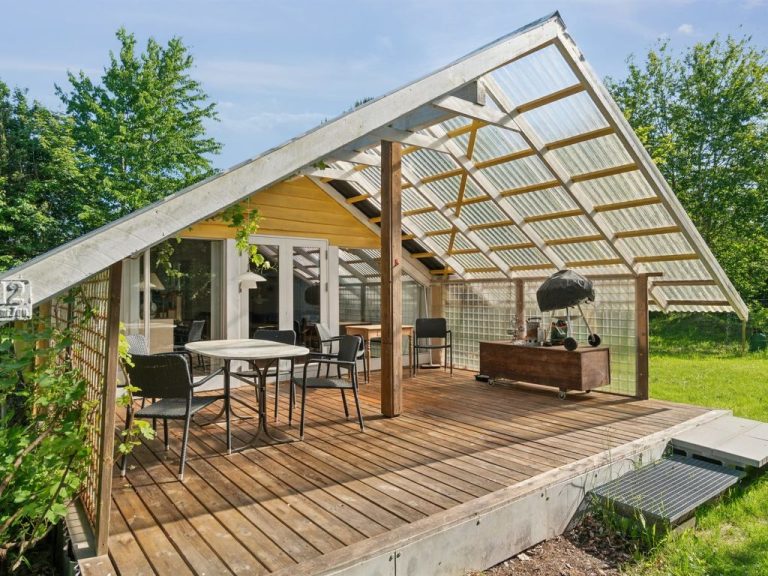 "Lennart" - 4km from the sea | Boeken bij Flickmyhouse