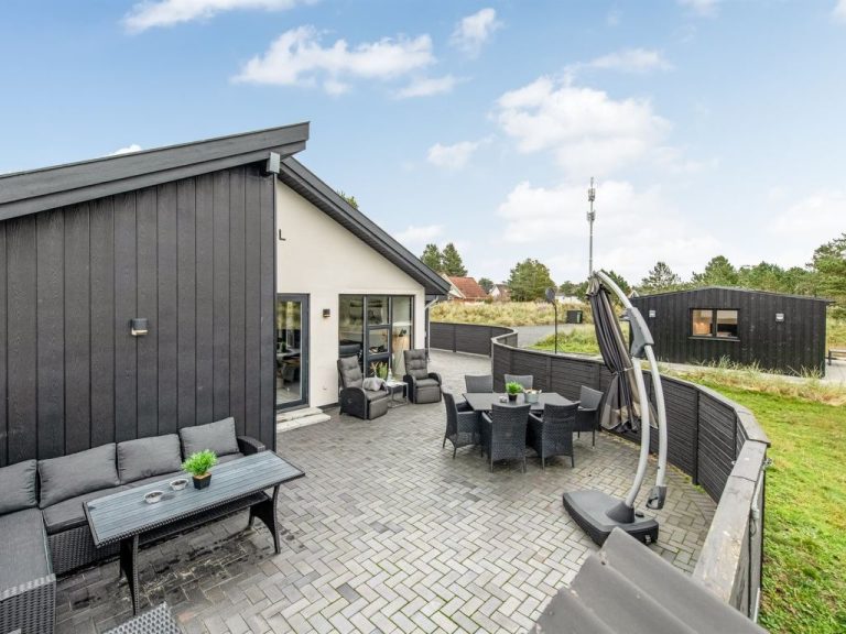 "Nona" - 1.1km from the sea | Boeken bij Flickmyhouse