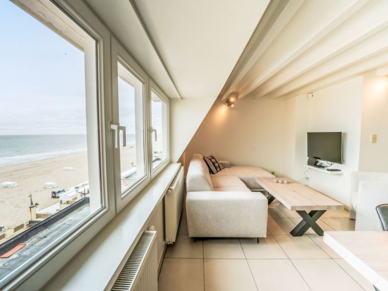 Koekoeksnest Penthouse at the beach | Boeken bij Flickmyhouse