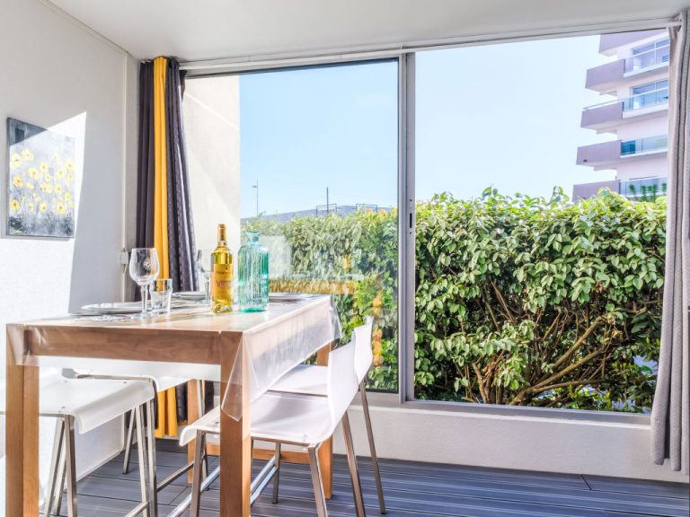 Port Arcachon | Boeken bij Flickmyhouse