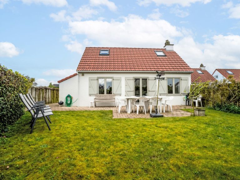 Ingrid with parking | Boeken bij Flickmyhouse