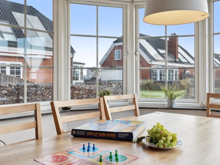 "Joonas" - 100m from the sea | Boeken bij Flickmyhouse