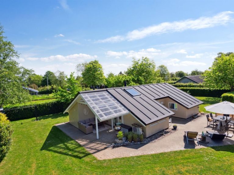 "Kolja" - 525m from the sea | Boeken bij Flickmyhouse