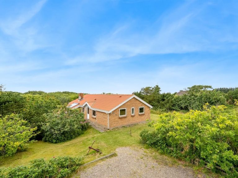 "Dorithea" - 1.3km from the sea | Boeken bij Flickmyhouse