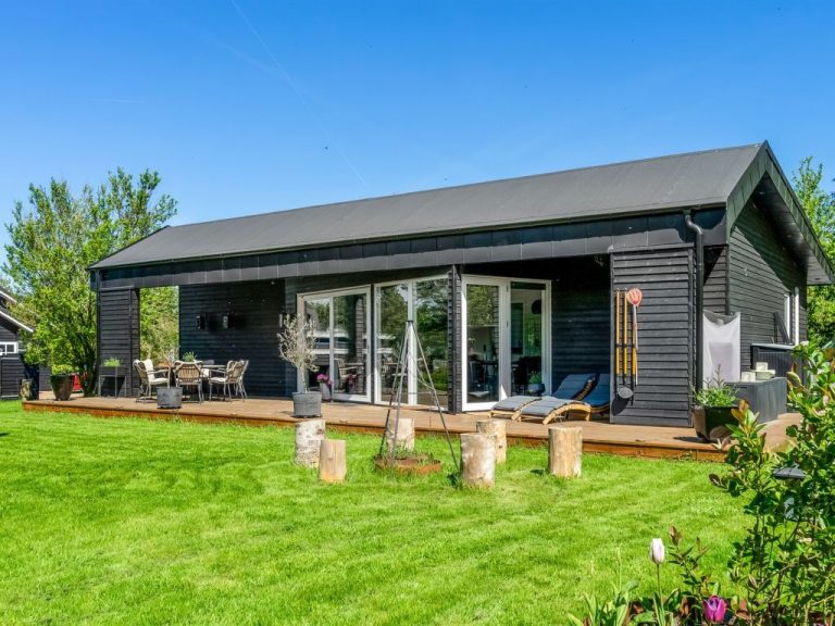 "Melina" - 900m to the inlet | Boeken bij Flickmyhouse