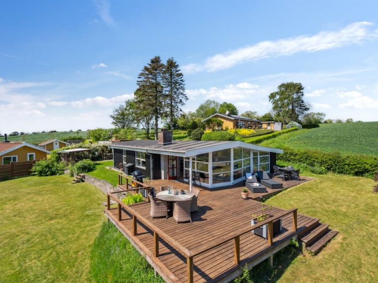 "Fokke" - 450m from the sea | Boeken bij Flickmyhouse