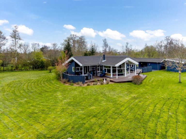 "Anastaja" - 550m from the sea | Boeken bij Flickmyhouse