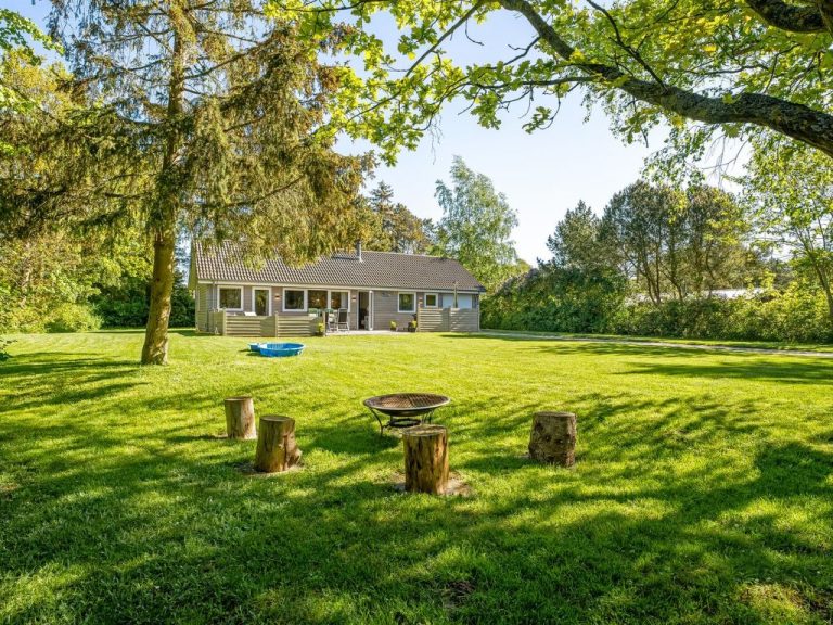 "Rohan" - 700m from the sea | Boeken bij Flickmyhouse