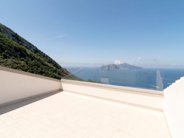 Essences of the Mediterranean | Boeken bij Flickmyhouse