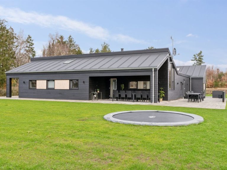 "Lanessa" - 800m from the sea | Boeken bij Flickmyhouse