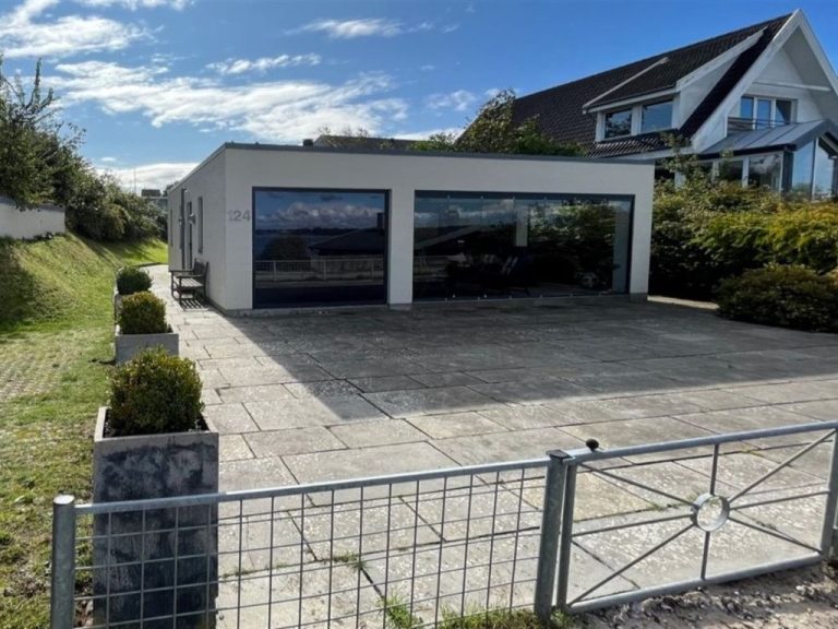 "Laila" - 50m from the sea | Boeken bij Flickmyhouse