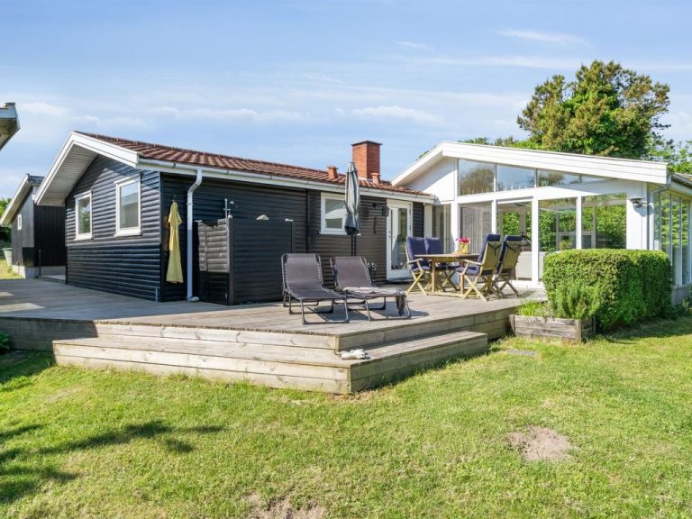 "Felis" - 75m from the sea | Boeken bij Flickmyhouse