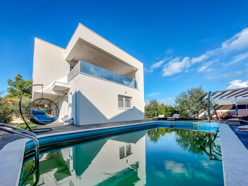 Villa Nika | Boeken bij Flickmyhouse