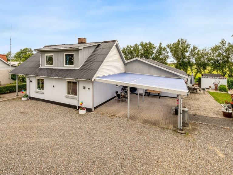 "Elara" - 300m from the sea | Boeken bij Flickmyhouse