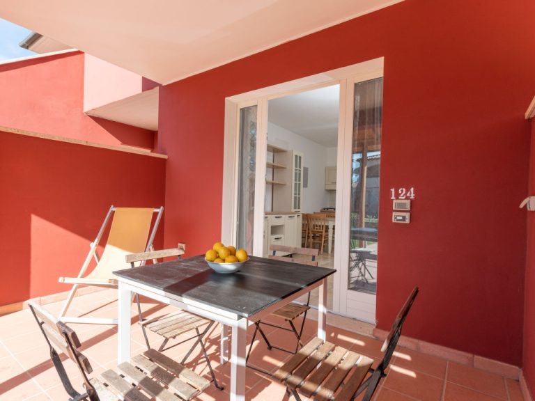 Aba Village | Boeken bij Flickmyhouse