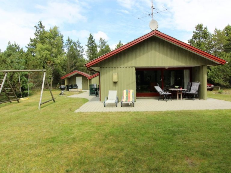 "Yngvy" - 1.3km from the sea | Boeken bij Flickmyhouse