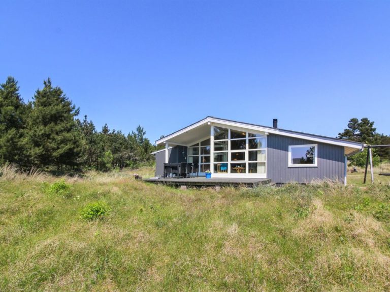 "Nadia" - 1.7km from the sea | Boeken bij Flickmyhouse