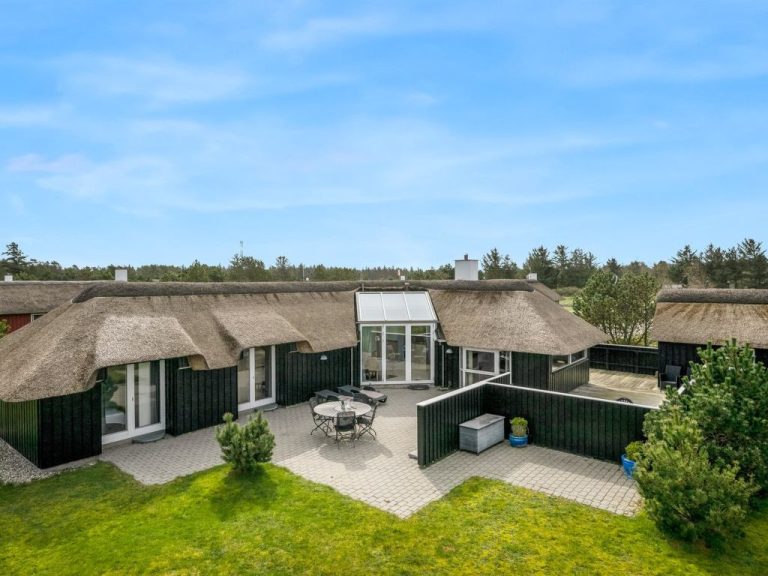 "Hothbrod" - 1.2km from the sea | Boeken bij Flickmyhouse