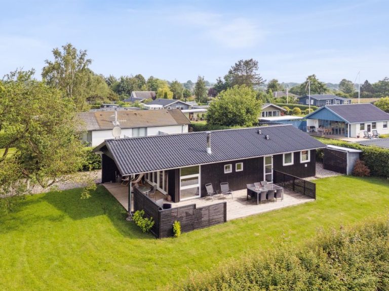 "Volmer" - 700m from the sea | Boeken bij Flickmyhouse