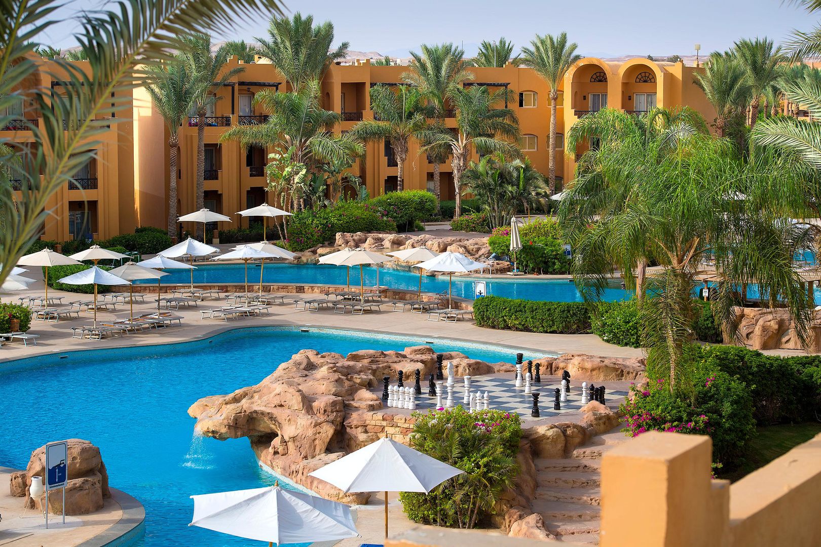 LiggingStella Beach Resort & Spa ligt direct aan een privéstrand in Makadi Bay