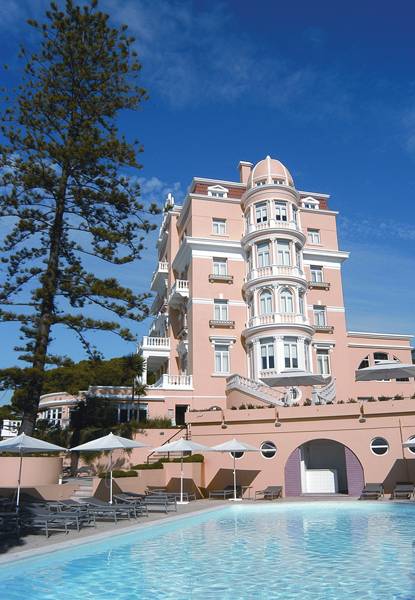 LiggingDit vriendelijke hotel bevindt zich in het centrum van Estoril