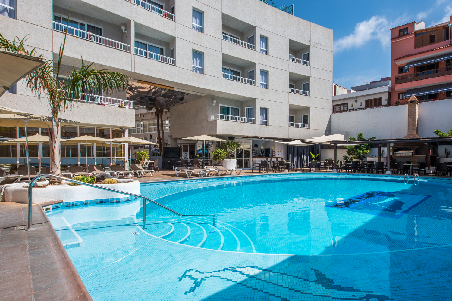 LiggingVigilia Park Apartments bevindt zich in het hart van Puerto Santiago