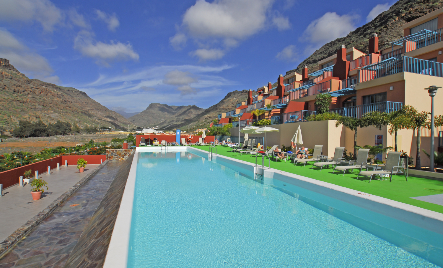 LiggingApartamentos Cordial Mogán Valle ligt in het schilderachtige Puerto de Mogán in het zuidwesten van Gran Canaria