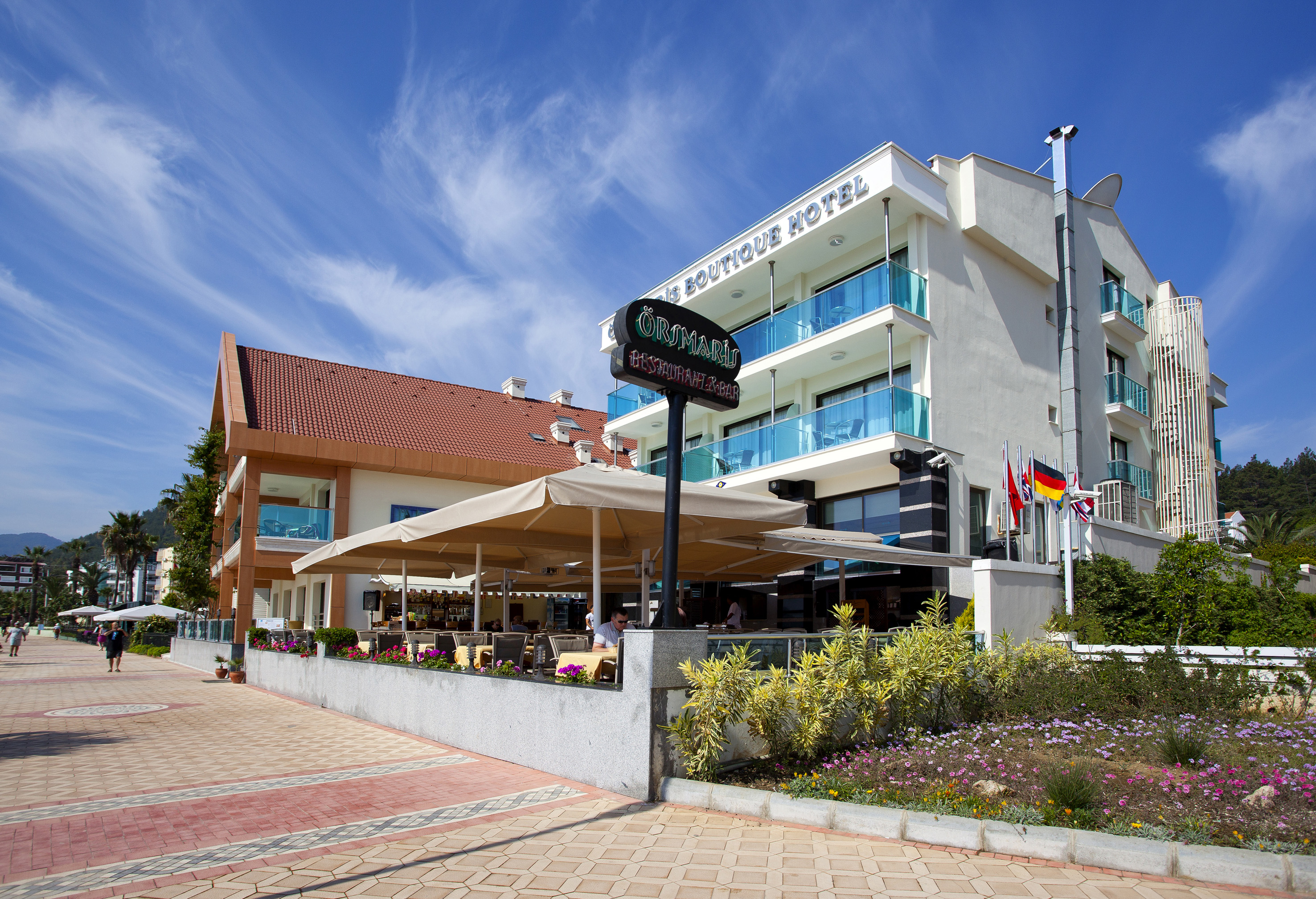 LiggingOrsmaris Boutique Hotel ligt direct aan de boulevard