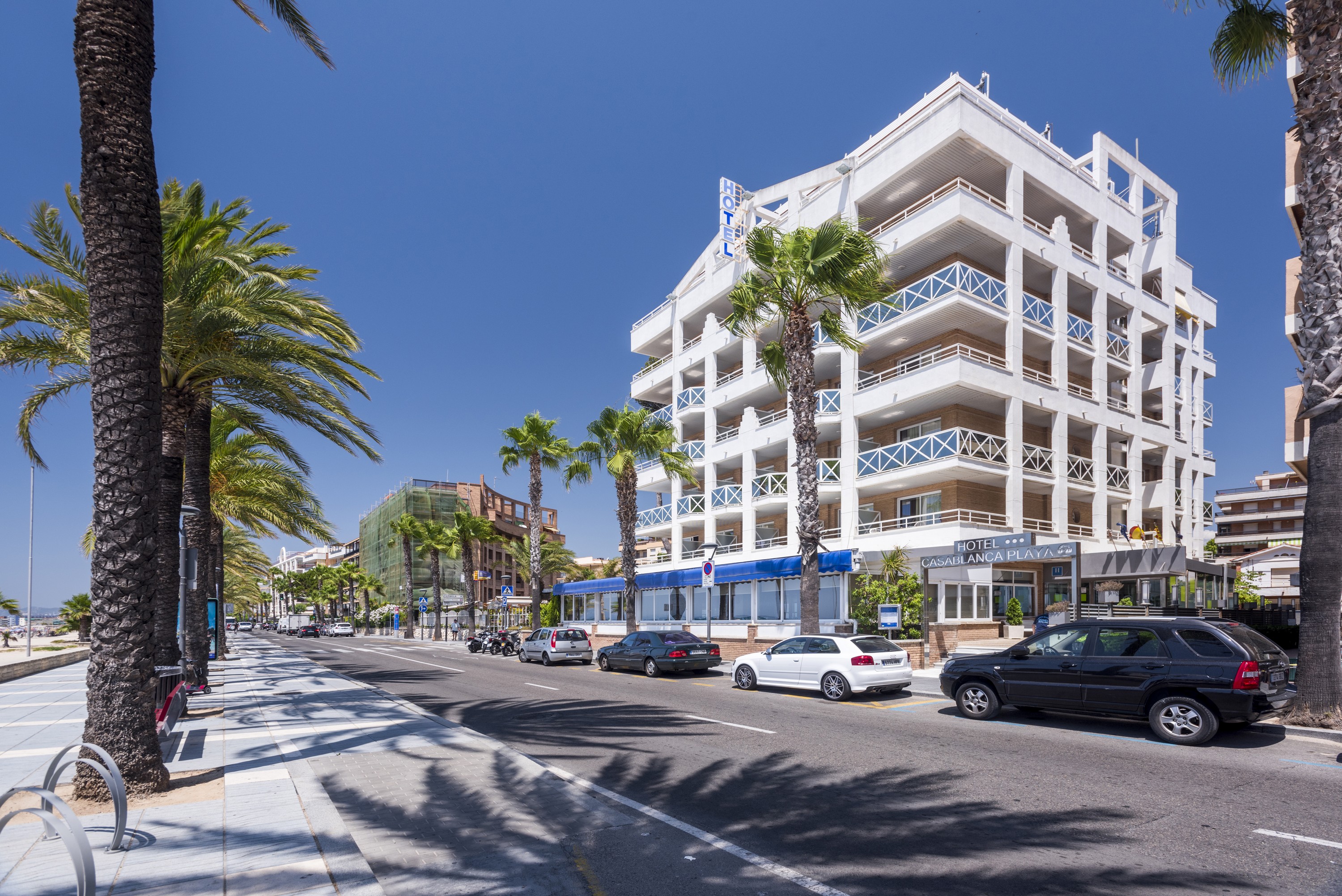 Ligging4R Casablanca Playa ligt direct aan het Ponent-strand van Salou