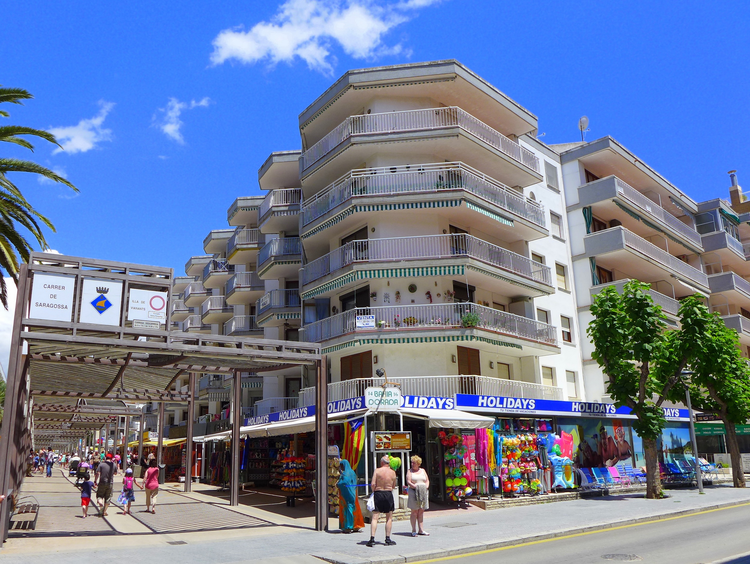 LiggingIris Bahia Dorada ligt in het toeristische centrum van Salou