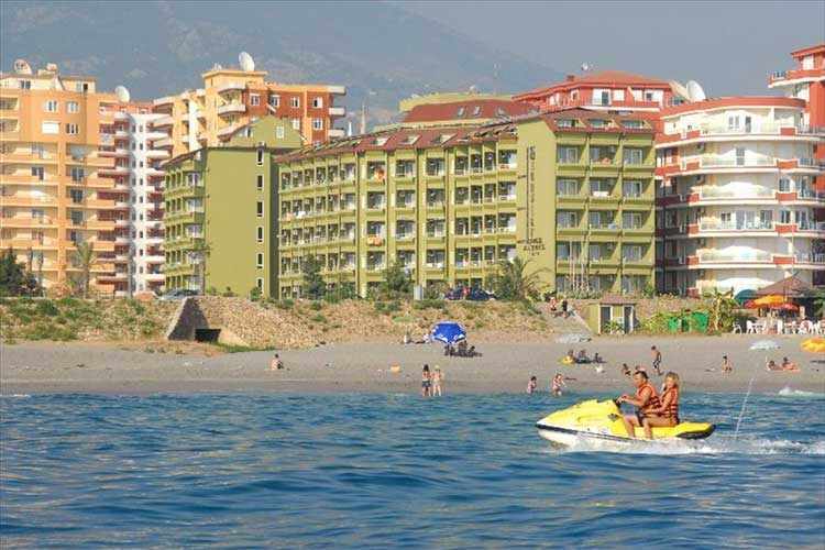 LiggingSun Star Beach Hotel ligt aan de Turkse Rivièra en wordt slechts door een weg gescheiden van het strand. In de directe omgeving van het hotel bevinden zich diverse restaurants. Ook Alanya ligt binnen handbereik. In ca. 30 minuten rijd je naar deze populaire badplaats met historische en moderne bezienswaardigheden.  HotelfaciliteitenHet hotel beschikt over meerdere zwembaden