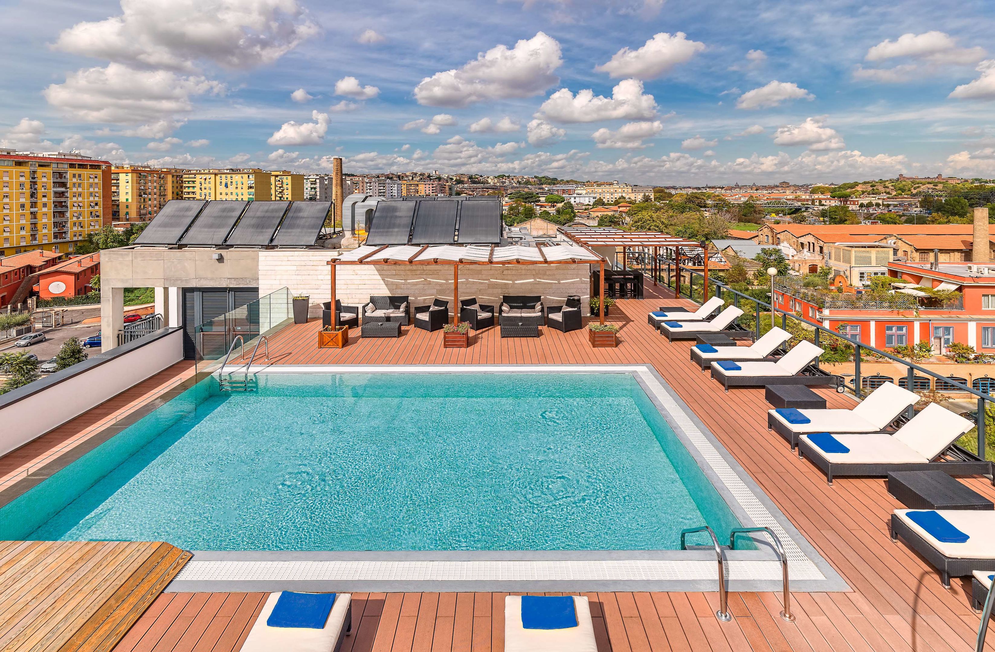 LiggingDit stads- en businesshotel bevindt zich in een zijstraat van Viale Marconi