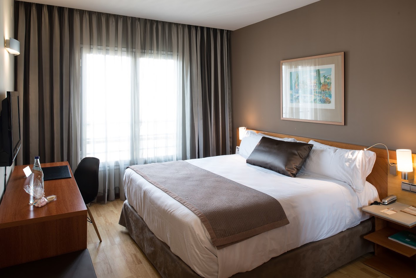 LiggingDit moderne luxehotel bevindt zich in het kunstzinnige en commerciële centrum van Barcelona