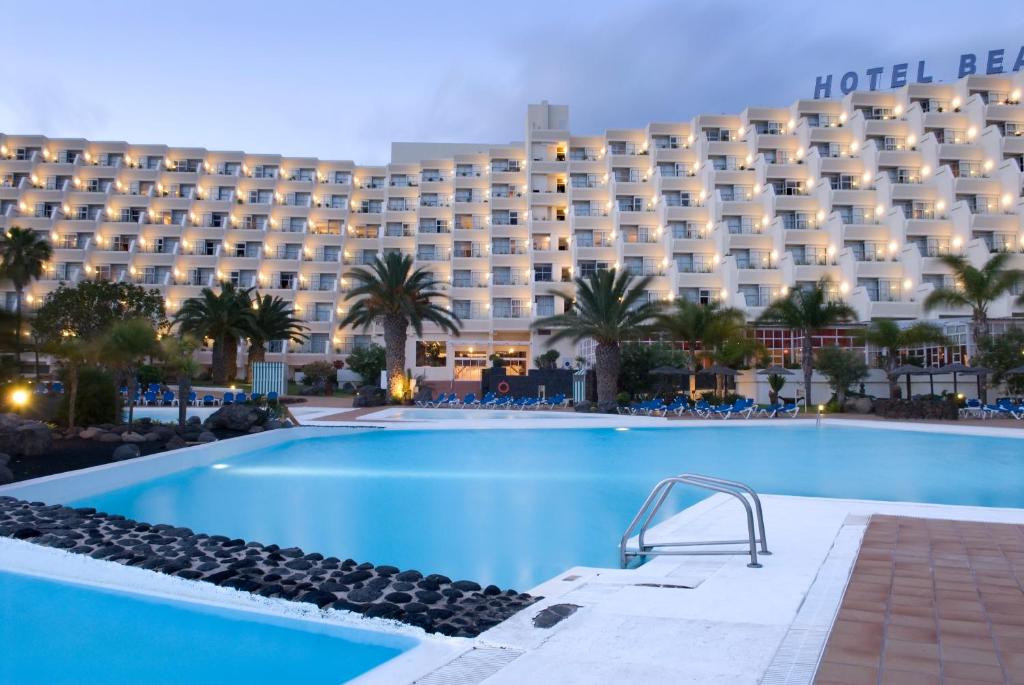 Ligging Hotel Beatriz Costa & Spa ligt in Costa Teguise