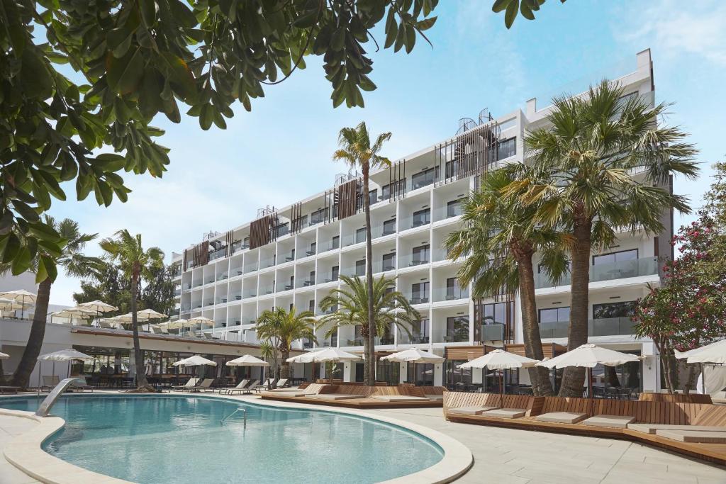 Adults Only 16+LiggingBordoy Alcudia Port Suites is gelegen in Port d'Alcúdia aan de noordkust van Mallorca