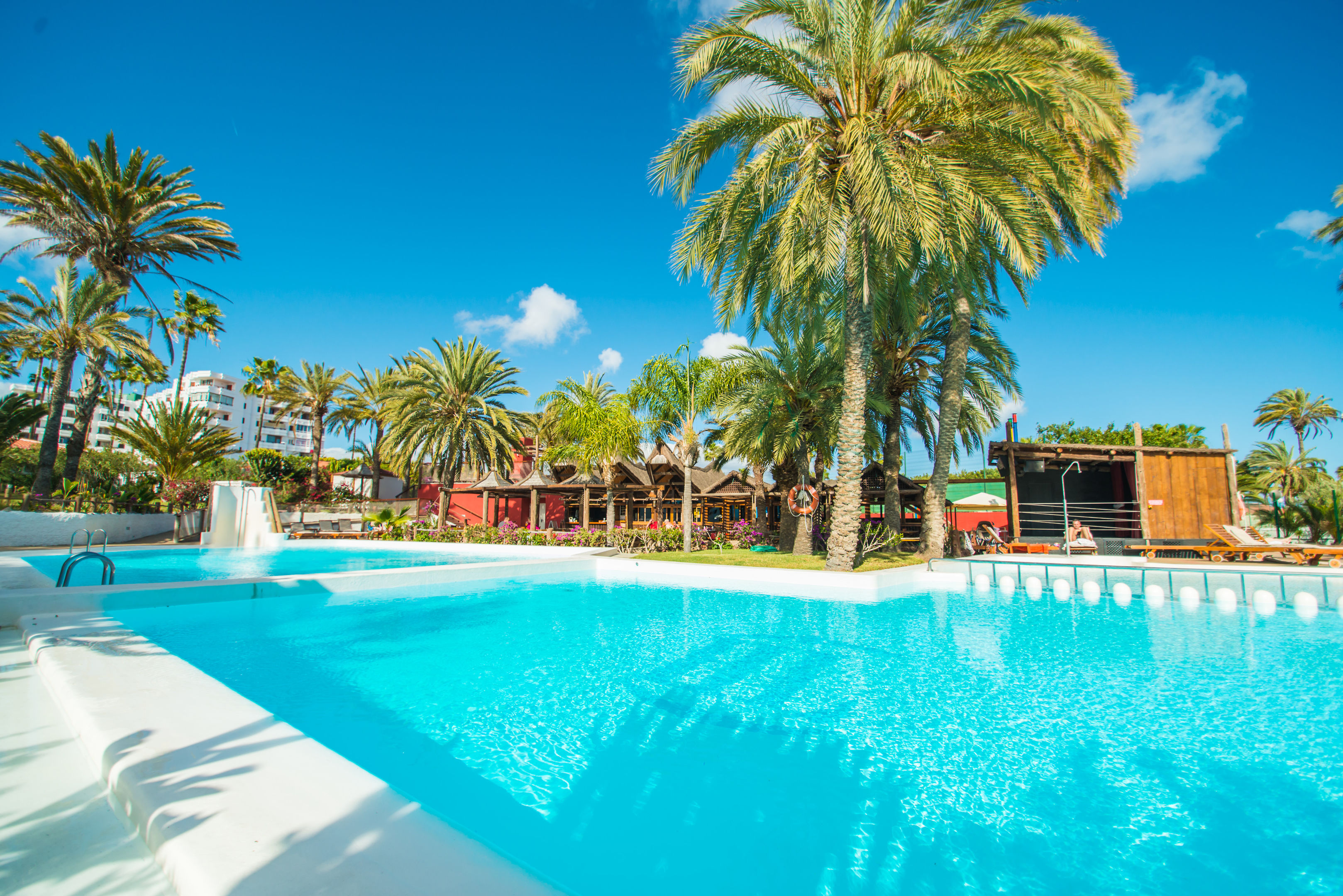 Ligging HL Miraflor Suites Hotel ligt rustig en groen