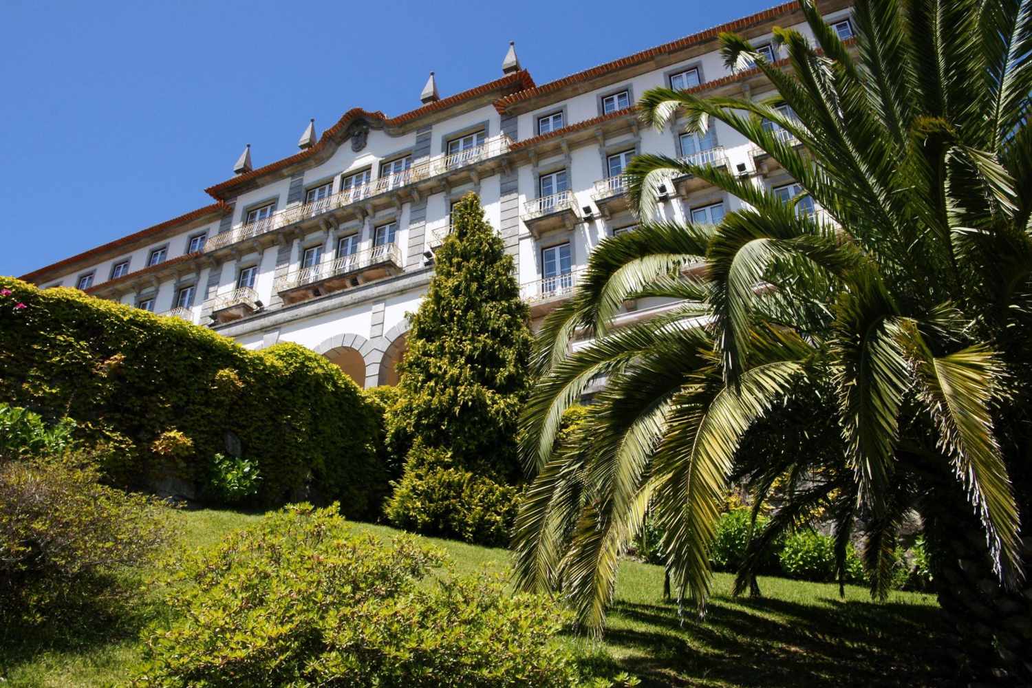 LiggingHet businesshotel bevindt zich op circa 15 km van het strand