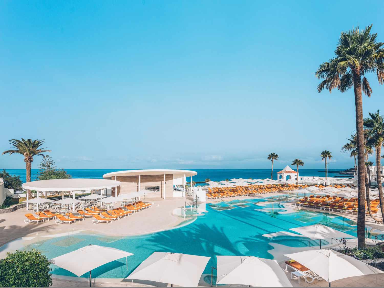 Adults Only (16+)LiggingIberostar Selection Sábila ligt direct aan de kust van Costa Adeje