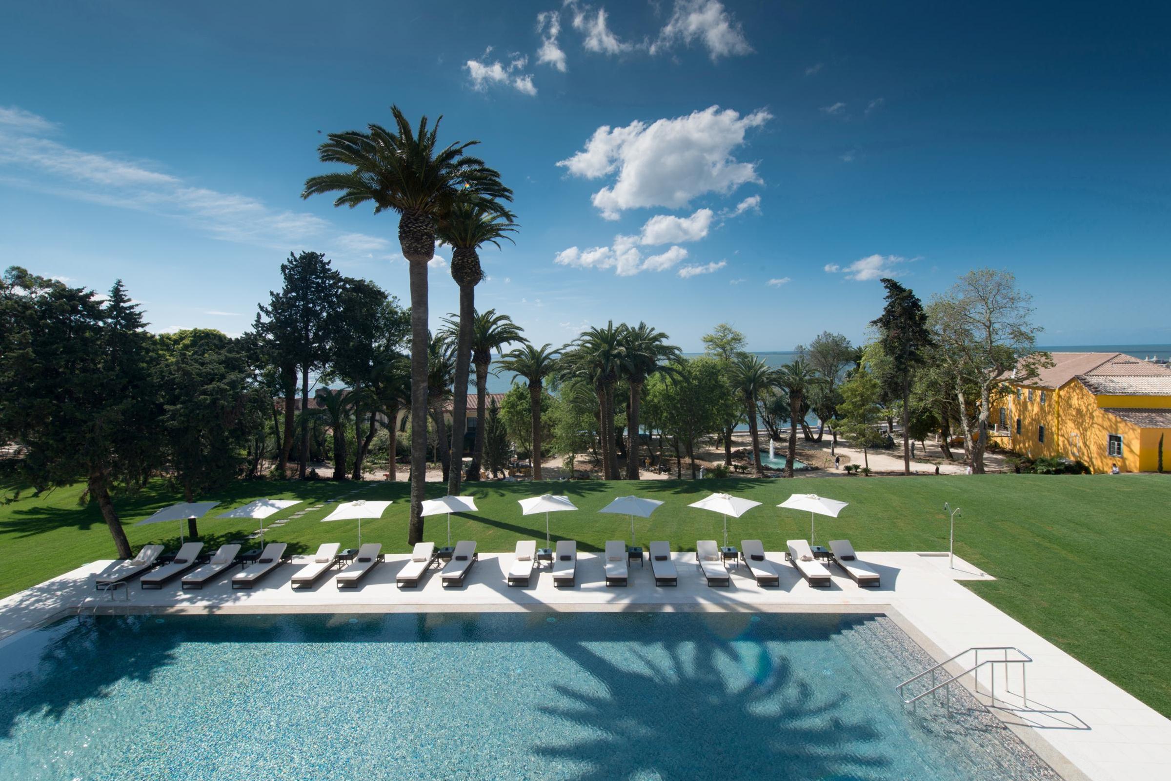 LiggingDit charmehotel ligt op ongeveer 600 m van het zandstrand