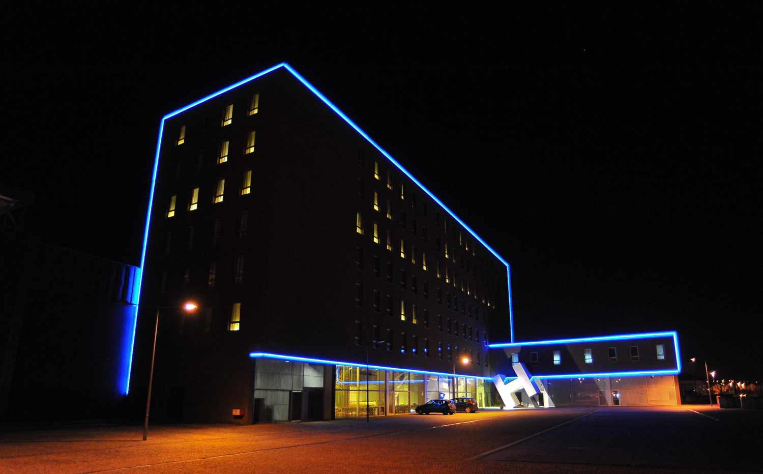 LiggingHet hotel is gelegen in het centrum van Braga