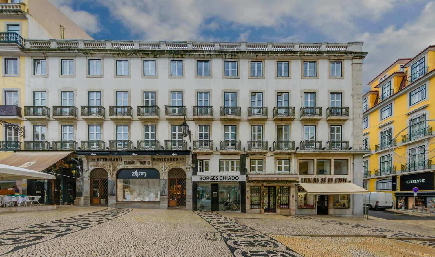 LiggingHotel Borges Chiado ligt in de levendige en historische wijk Chiado
