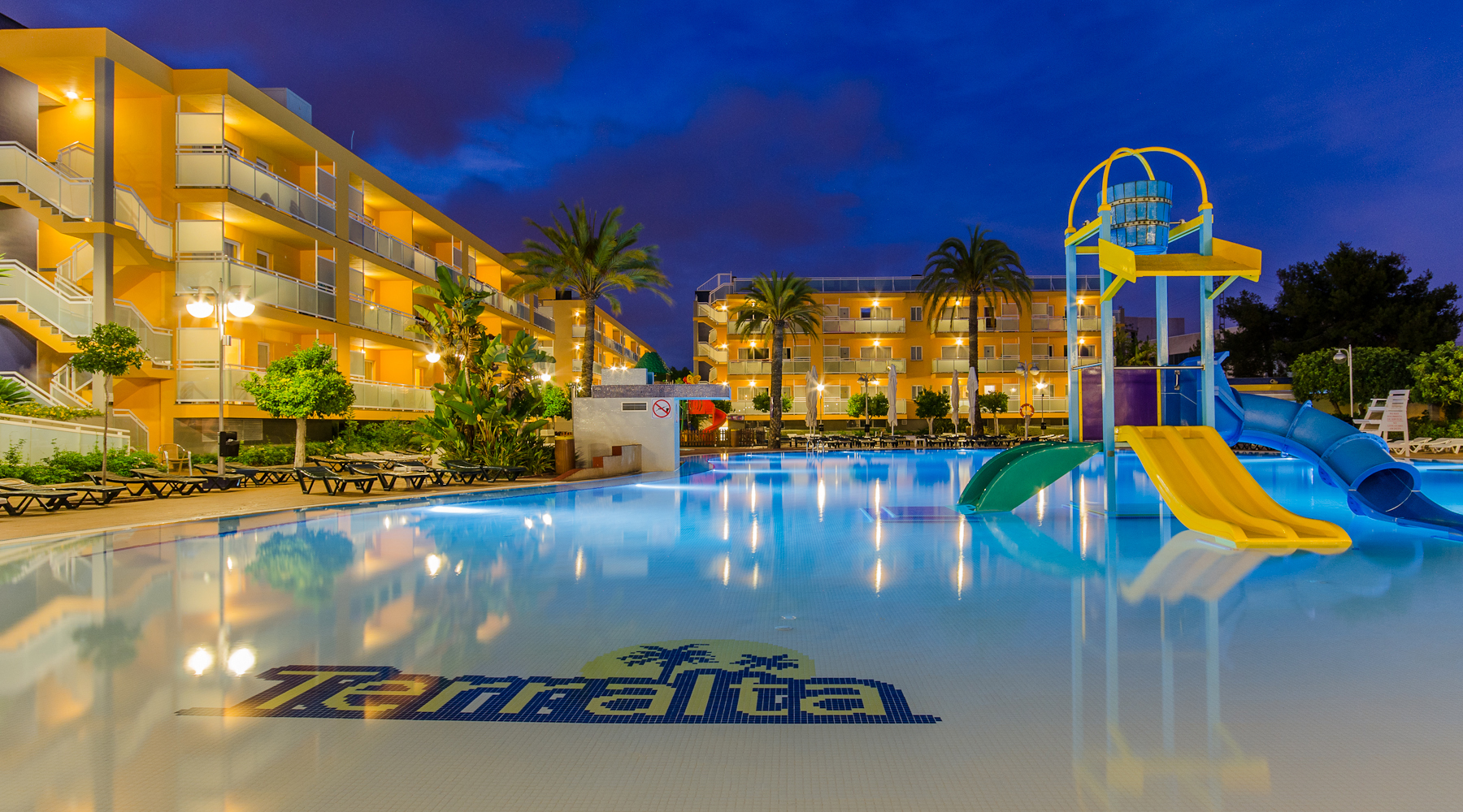 LiggingAparthotel Terralta bevindt zich in een rustige