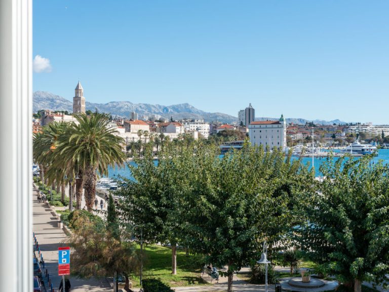 Lara's House | Boeken bij Flickmyhouse