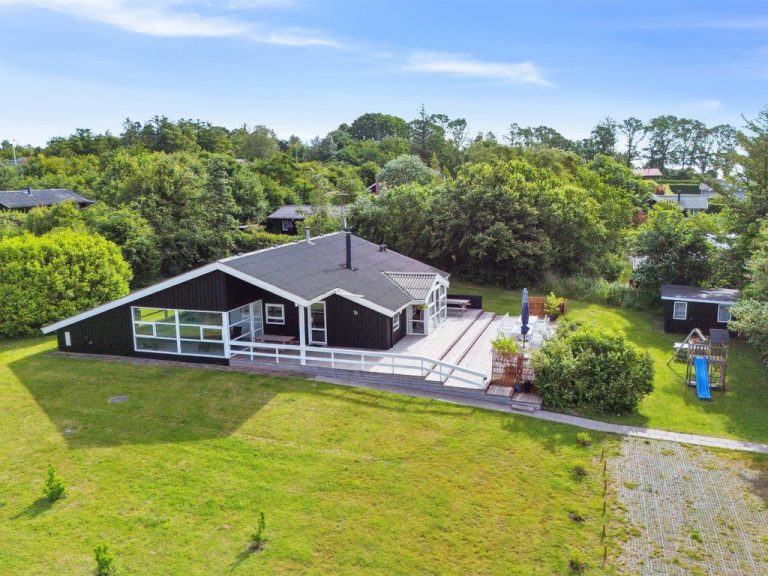 "Katharine" - 175m from the sea | Boeken bij Flickmyhouse